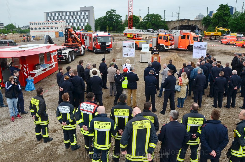 Erster Spatenstich Neues Feuerwehrzentrum Koeln Kalk Gummersbacherstr P074.JPG - Miklos Laubert